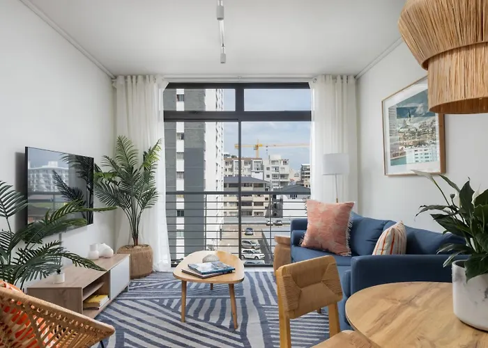 Heart Of Sea Point Mountain Views