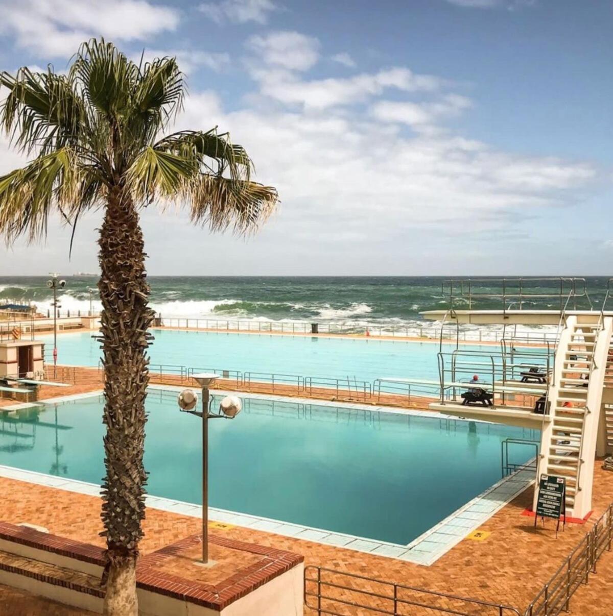 Heart Of Sea Point Mountain Views
