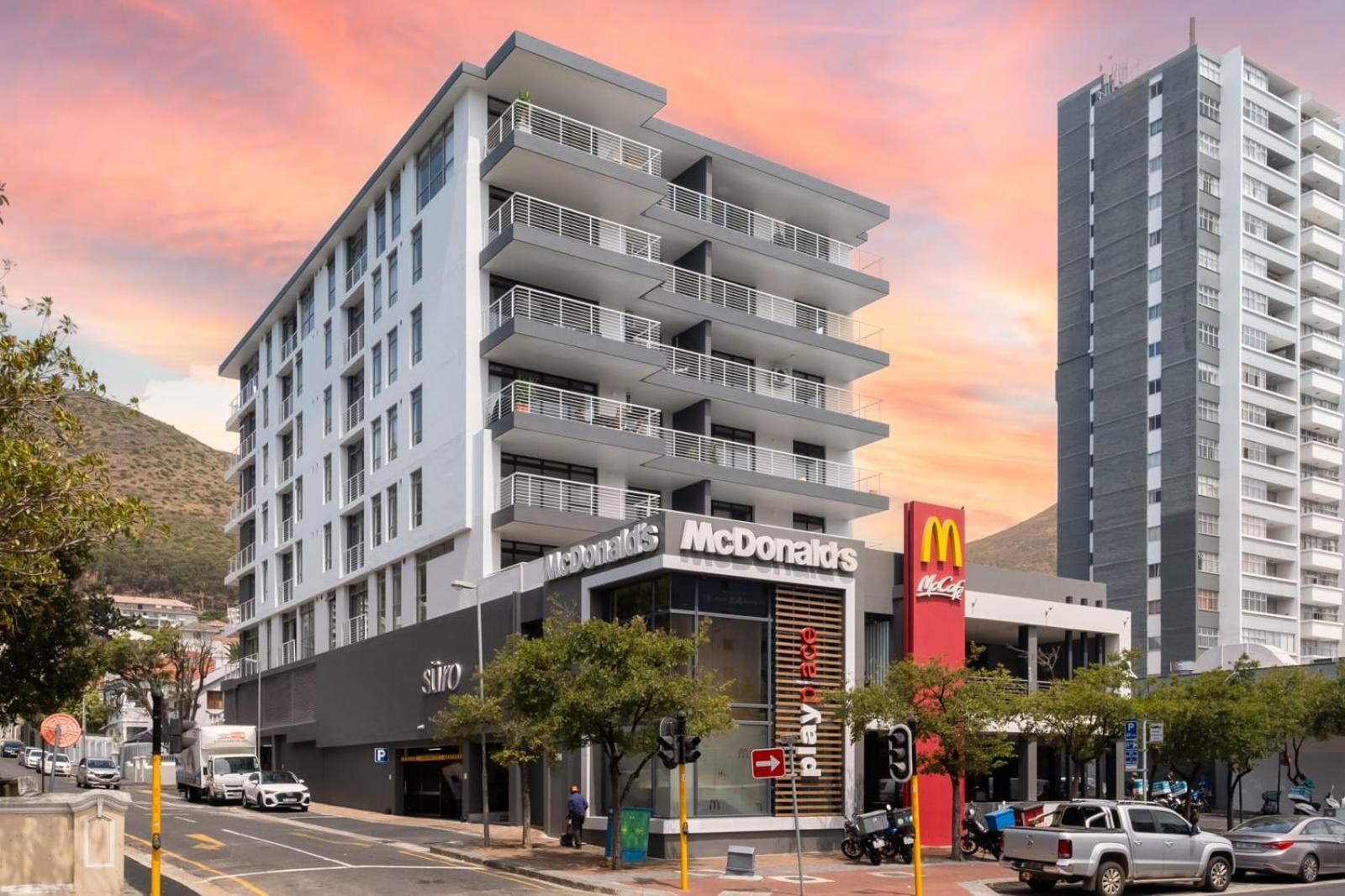 Heart Of Sea Point Mountain Views Appartement *